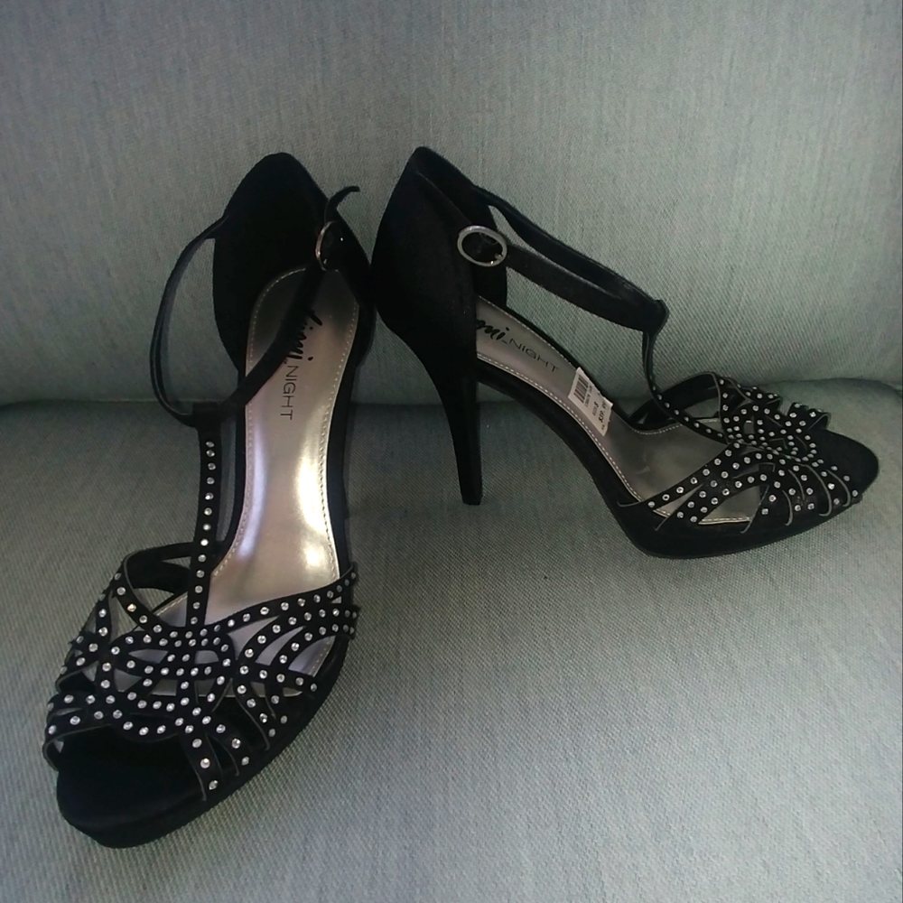 NWT, Fiona Night Black heels with bling! Size 8W